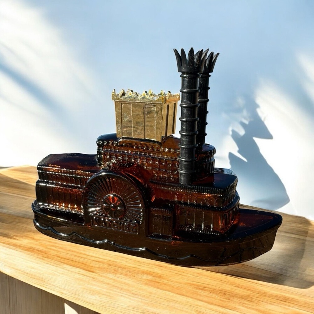 VINTAGE AVON NATCHEZ STEAMBOAT AFTER SHAVE DECANTER – 5 FL OZ WILD COUNTRY